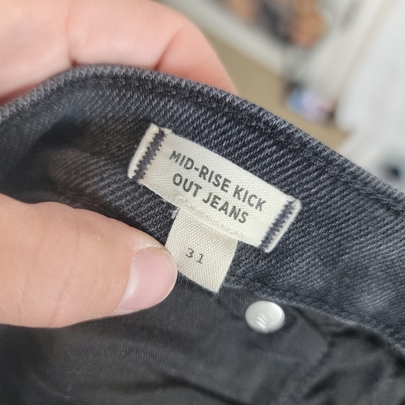 MADEWELL MID-RISE KICK OUT JEANS IN RINSED BLACK, SZ 31 - Picture 9 of 16